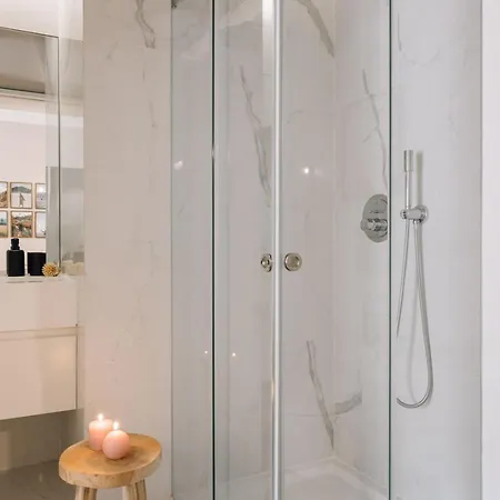 Banyak - 2 Bedrooms And Parking In Arroios Lejlighed Lisboa