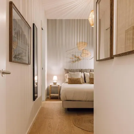 Banyak - 2 Bedrooms And Parking In Arroios Lejlighed