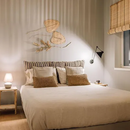 Banyak - 2 Bedrooms And Parking In Arroios *