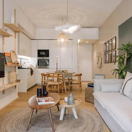 Apartment Banyak - 2 Bedrooms And Parking In Arroios